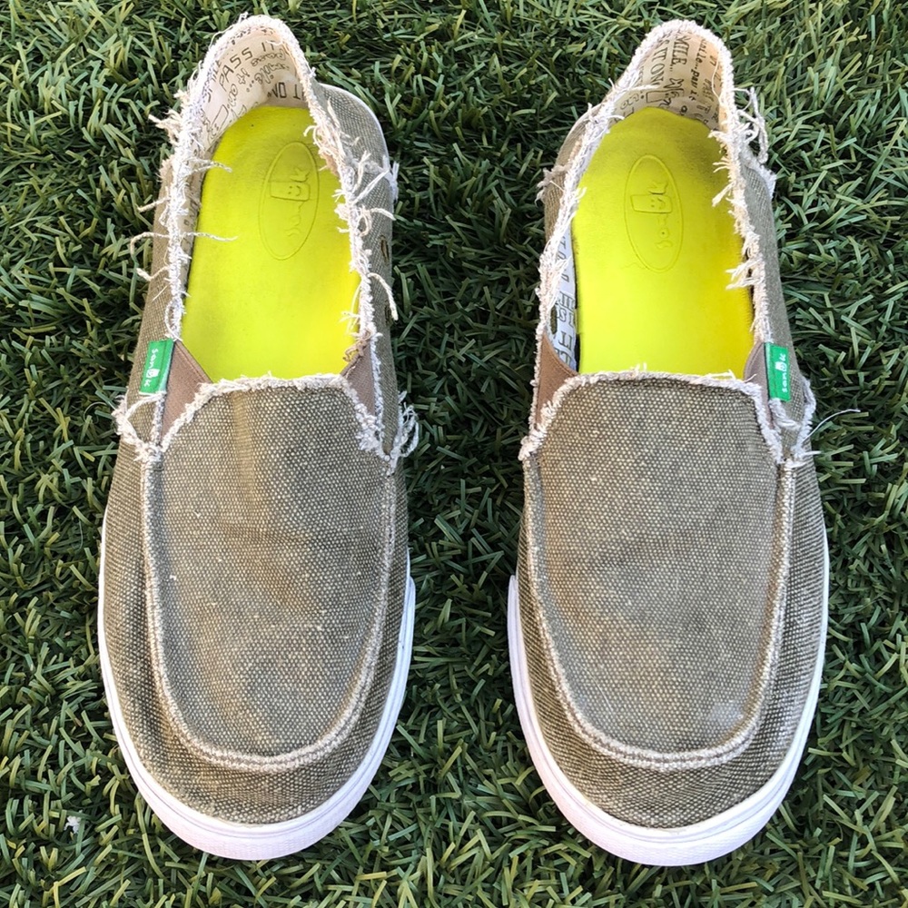 Sanuk women’s sidewalk surfers